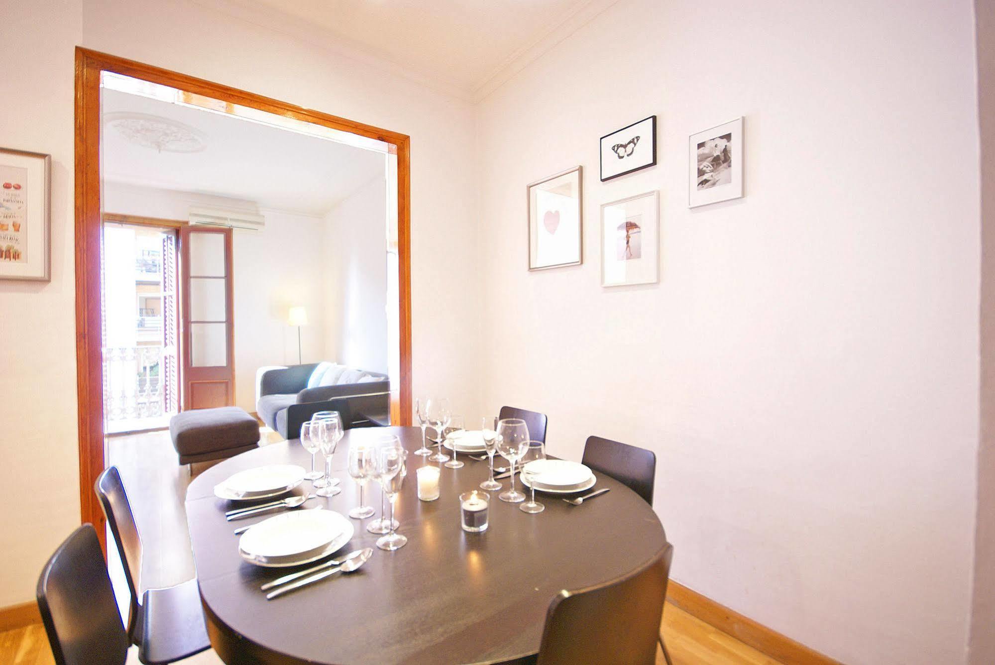 Flateli Aribau Apartment Barcelona Exterior photo