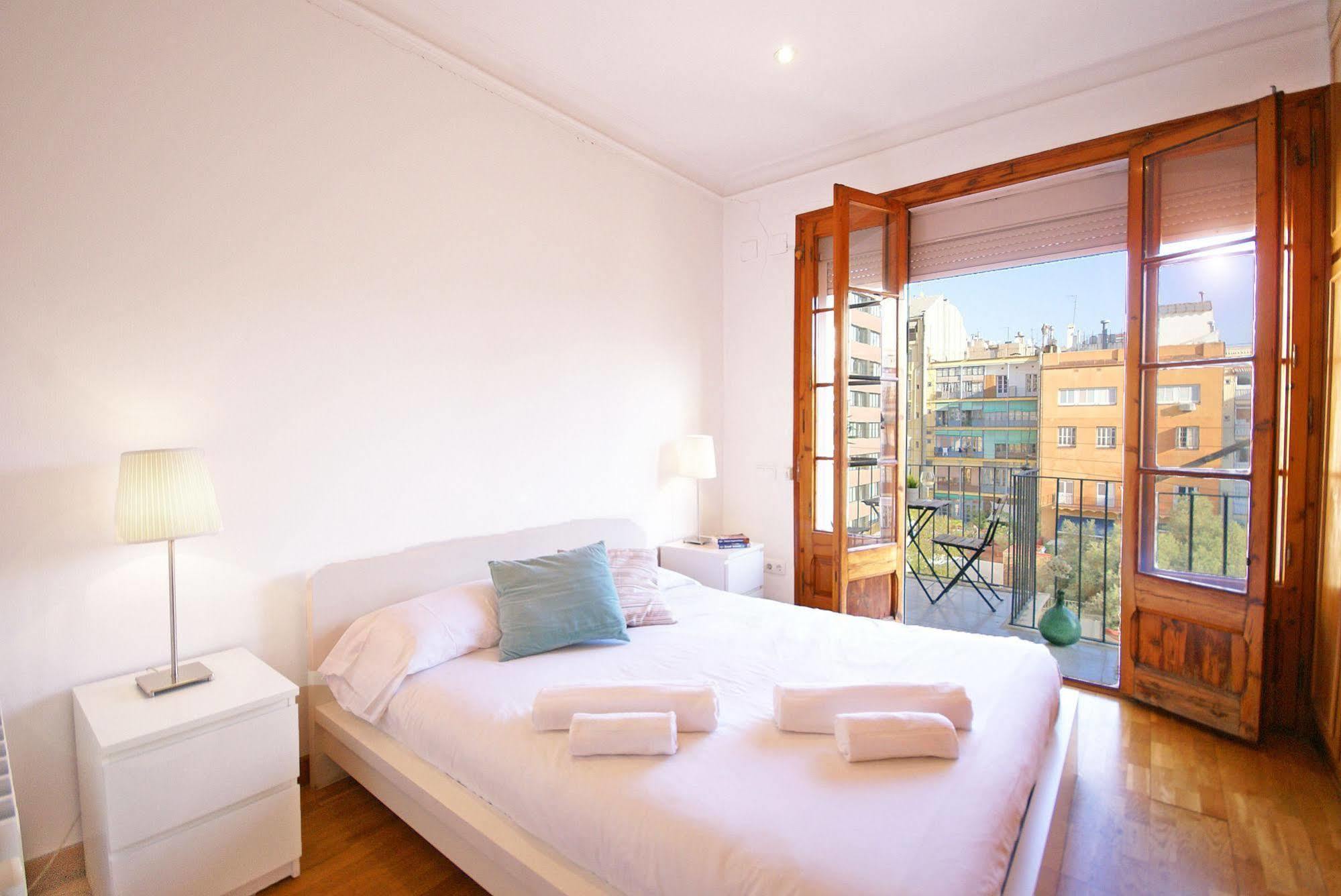 Flateli Aribau Apartment Barcelona Exterior photo